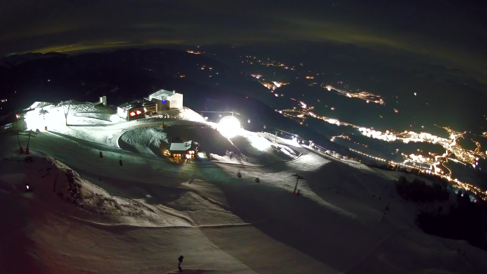 Cima estación de esquí Kronplatz | vista hacia Brunico