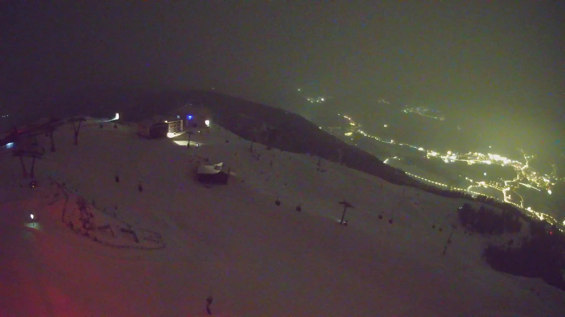 Cima estación de esquí Kronplatz | vista hacia Brunico