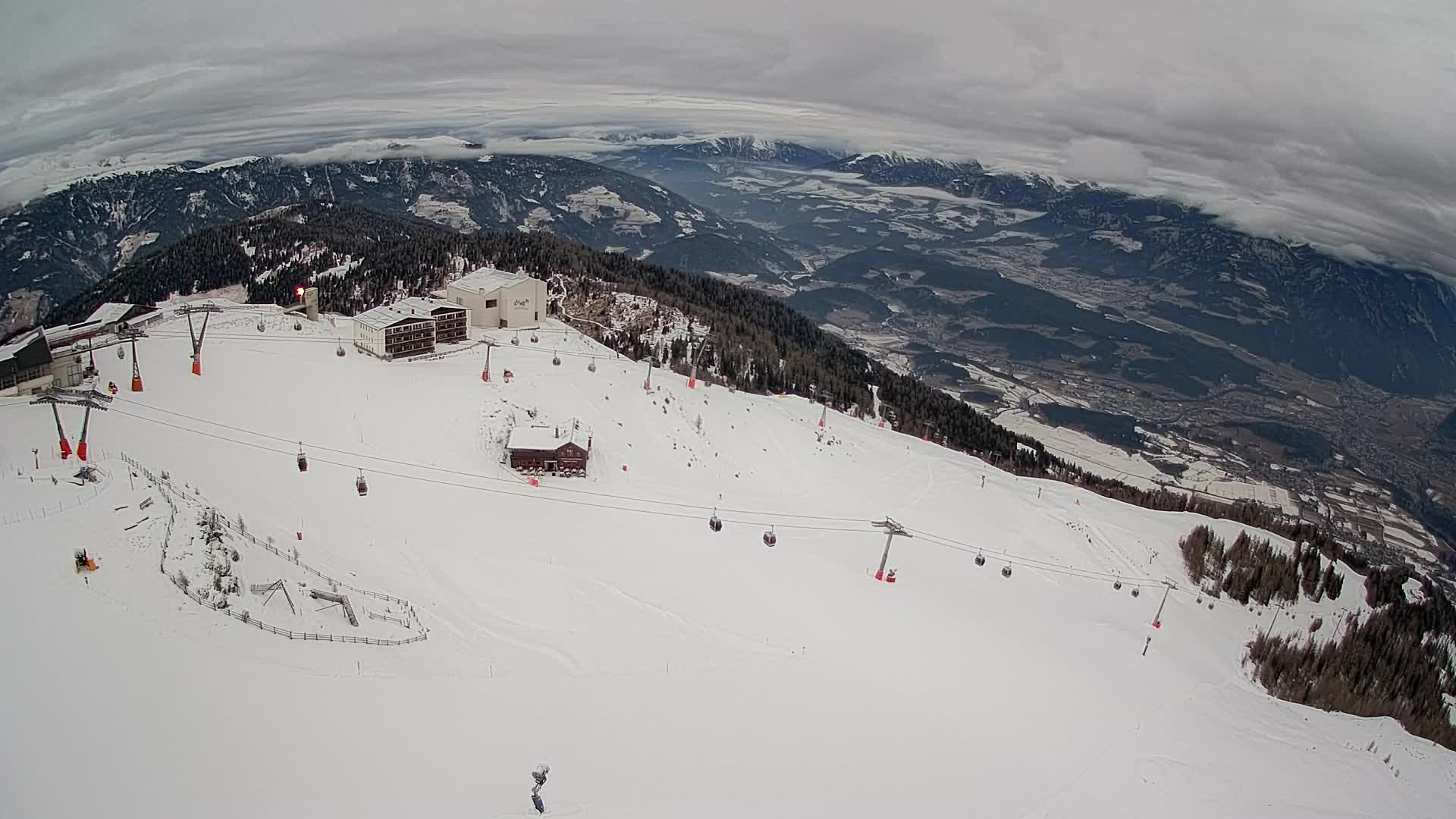 Skigebiet Kronplatz Gipfel | Blick auf Bruneck