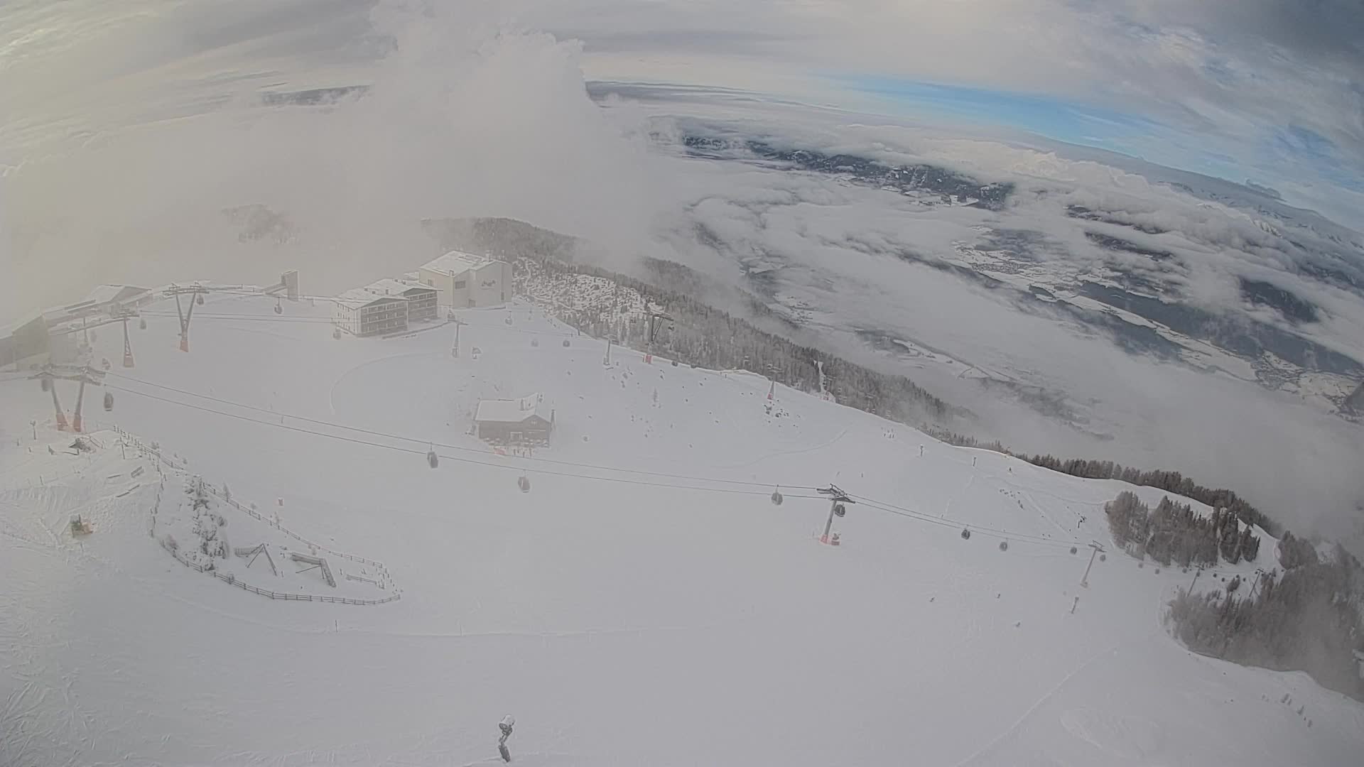 Cima estación de esquí Kronplatz | vista hacia Brunico