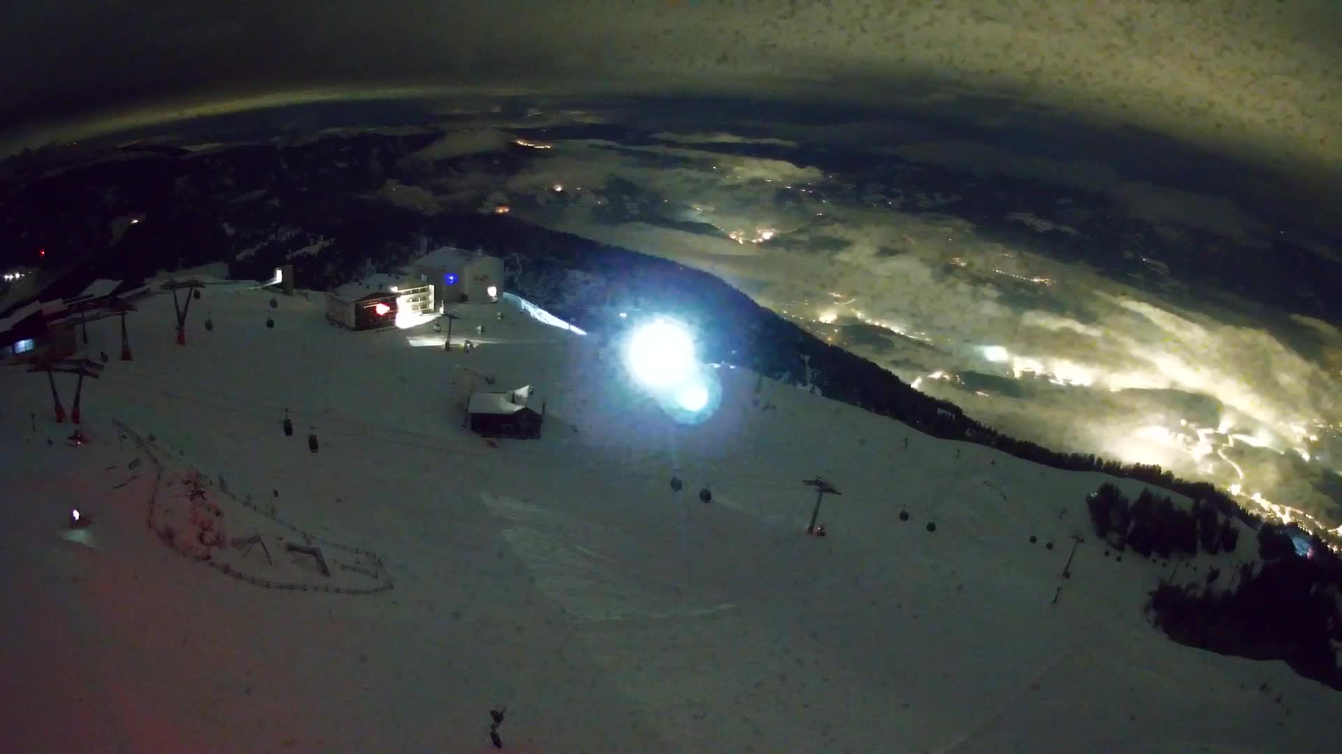 Cima estación de esquí Kronplatz | vista hacia Brunico