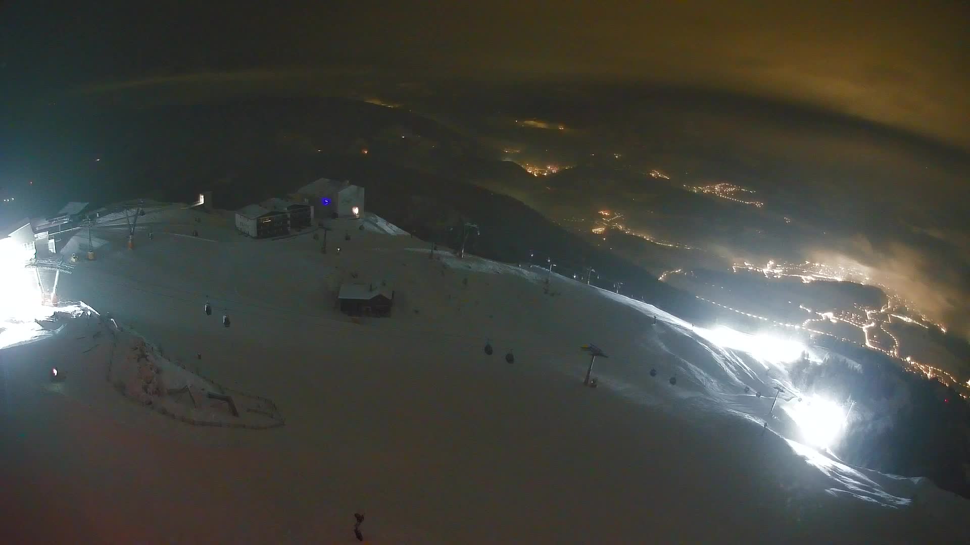 Cima estación de esquí Kronplatz | vista hacia Brunico