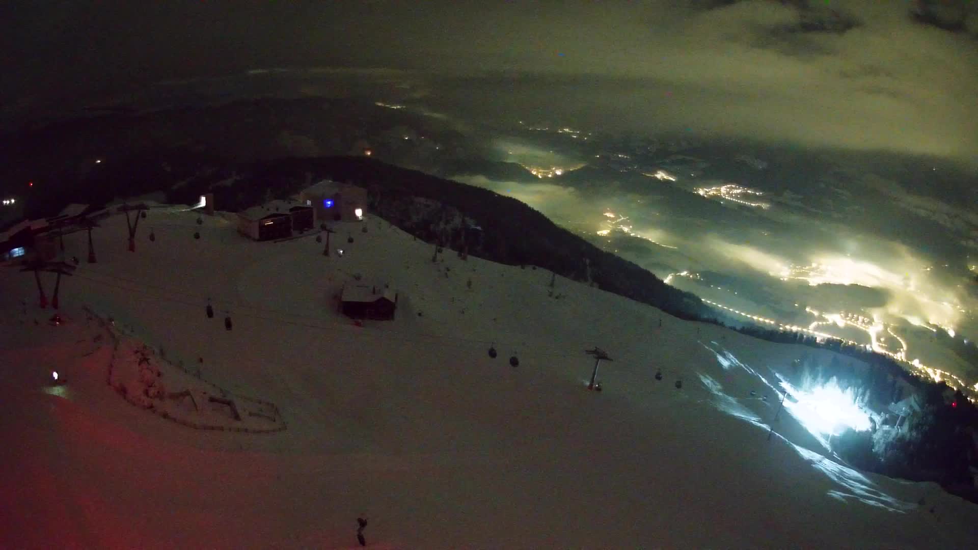 Cima estación de esquí Kronplatz | vista hacia Brunico