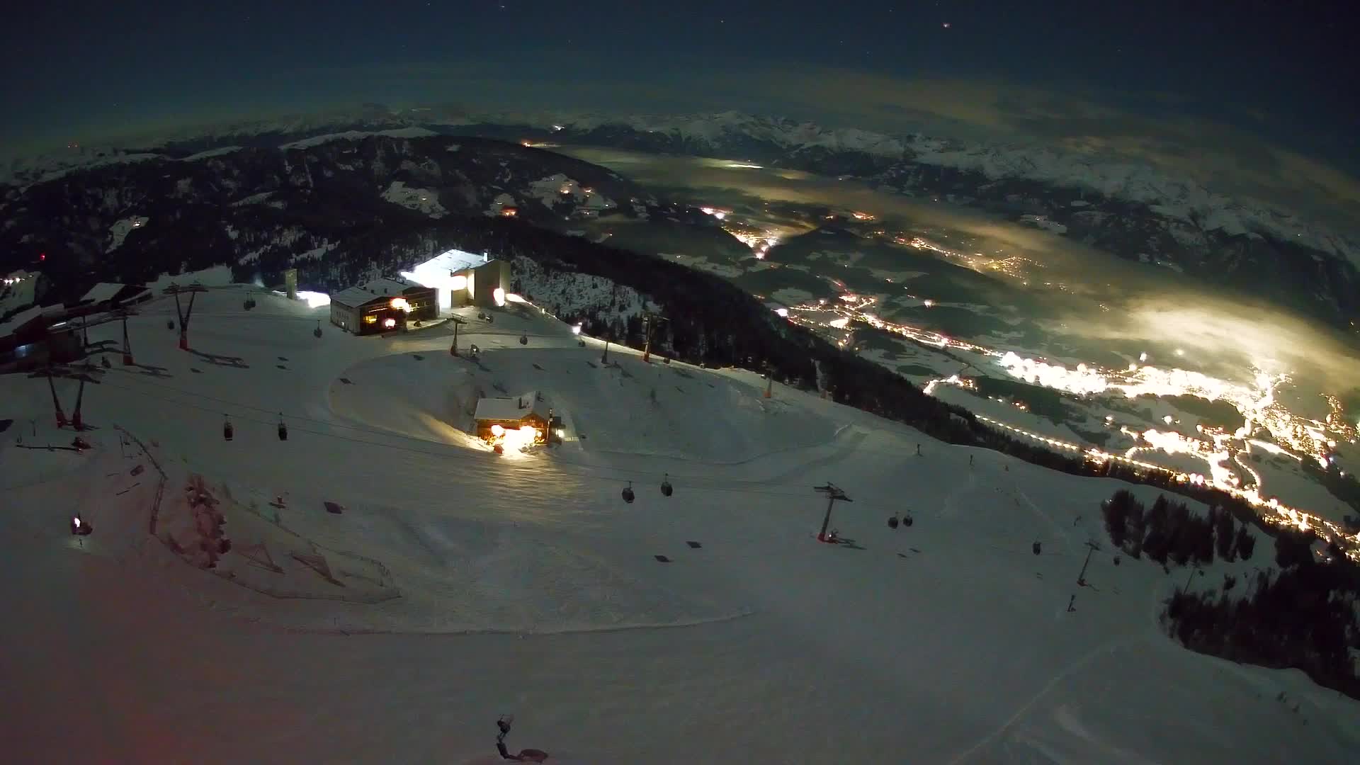 Cima estación de esquí Kronplatz | vista hacia Brunico