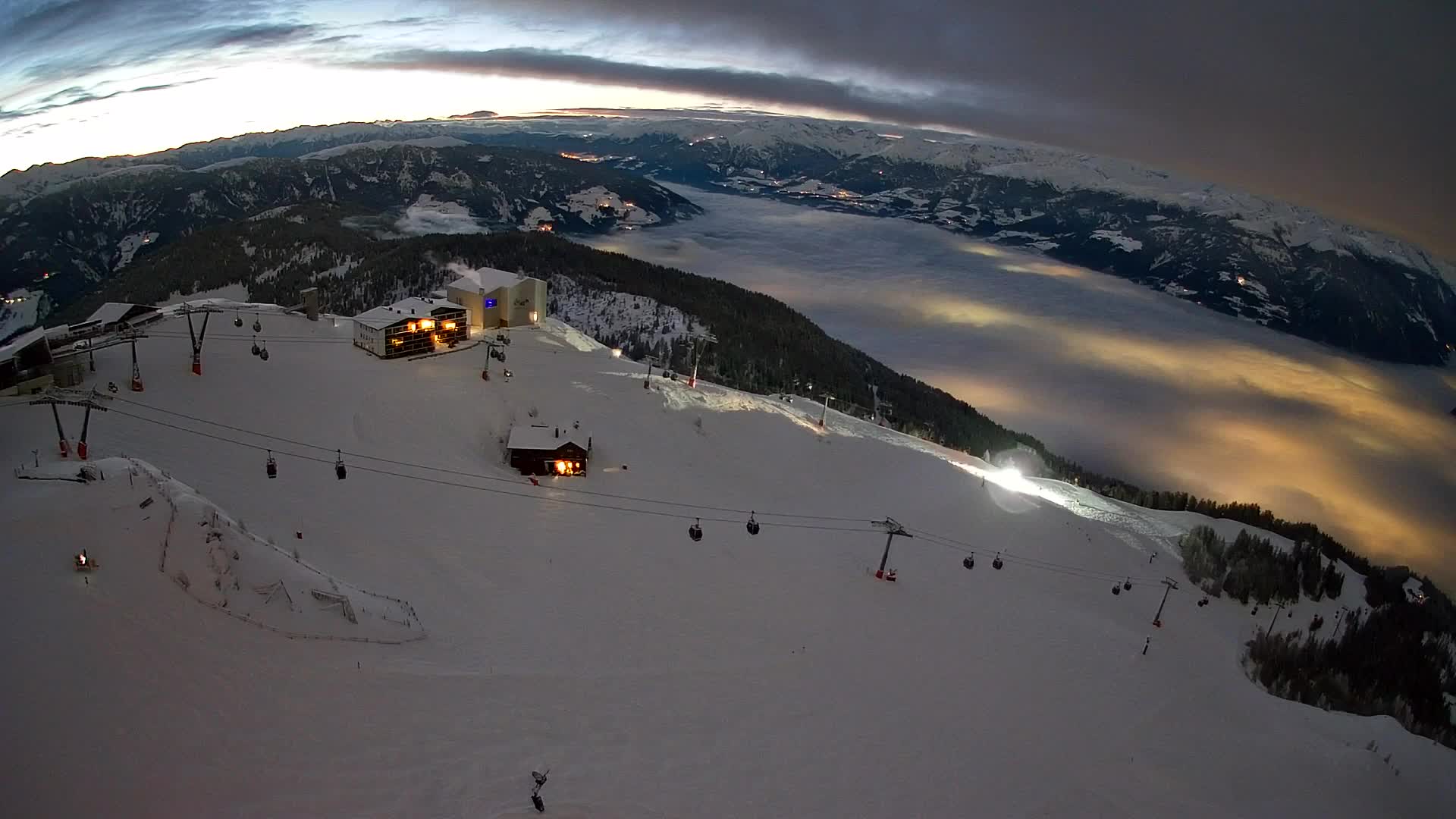 Skigebiet Kronplatz Gipfel | Blick auf Bruneck
