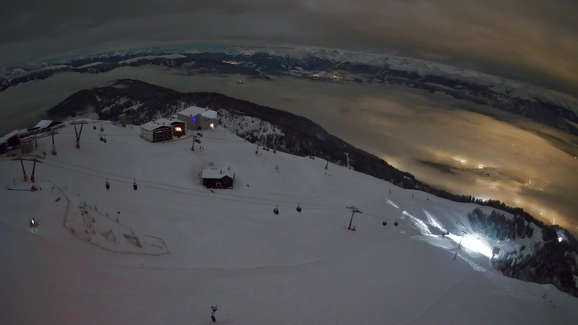 Skigebiet Kronplatz Gipfel | Blick auf Bruneck