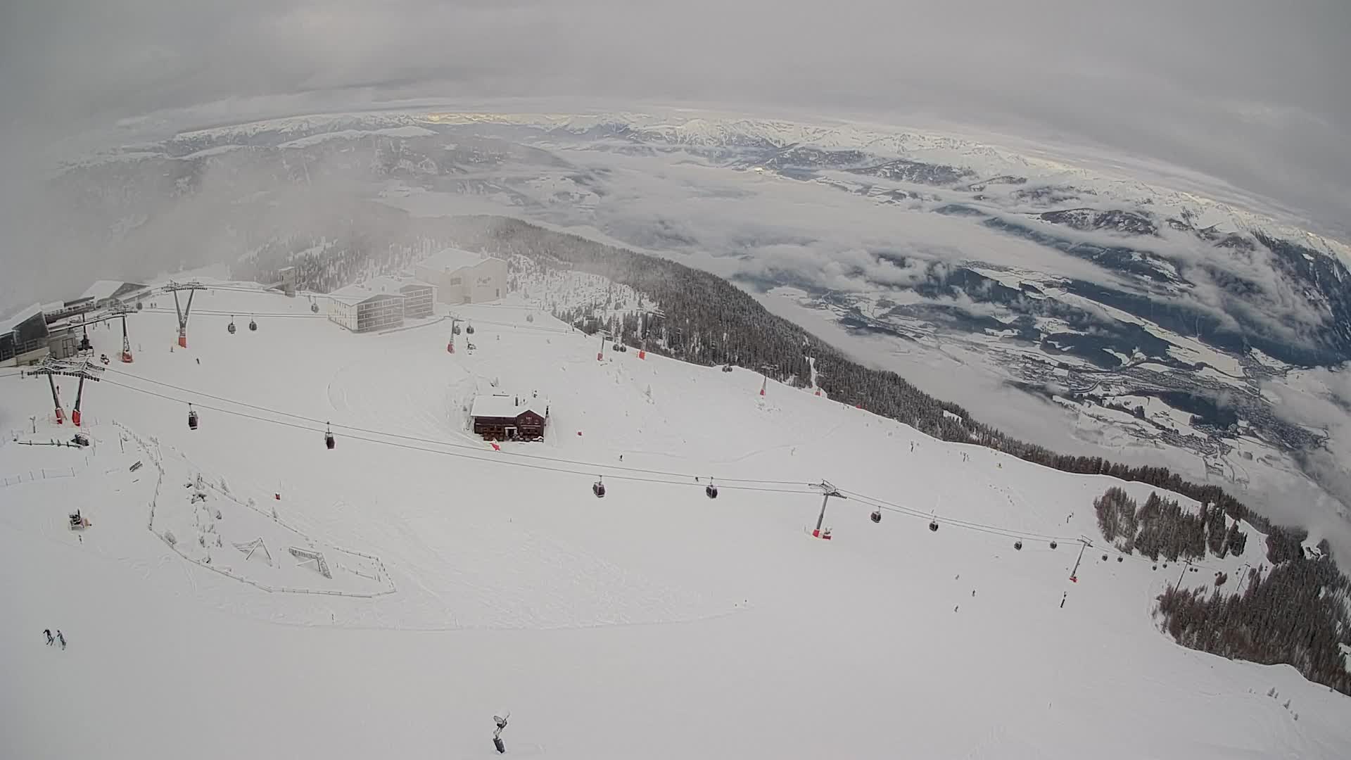Skigebiet Kronplatz Gipfel | Blick auf Bruneck