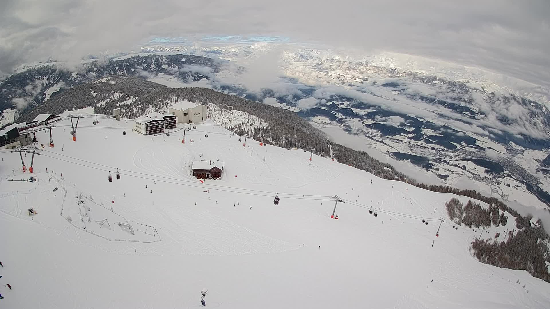 Station de ski Kronplatz sommet | vue sur Brunico