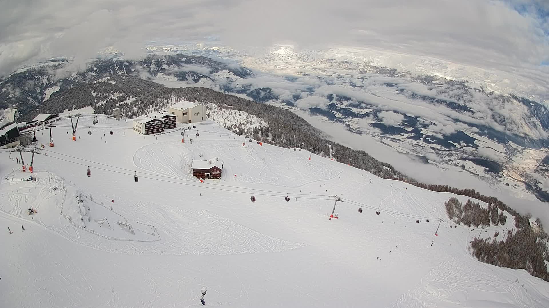 Stazione sciistica di Plan de Corones | vista su Brunico
