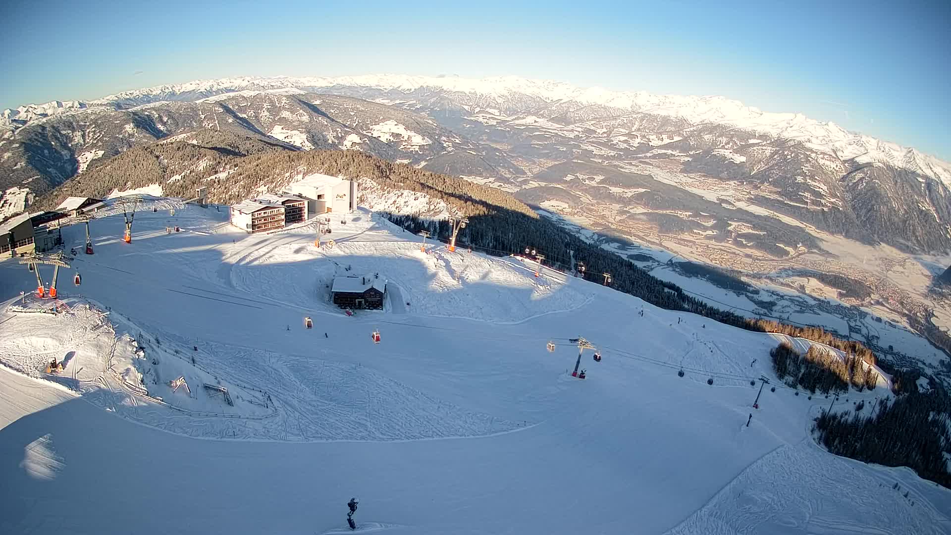 Cima estación de esquí Kronplatz | vista hacia Brunico