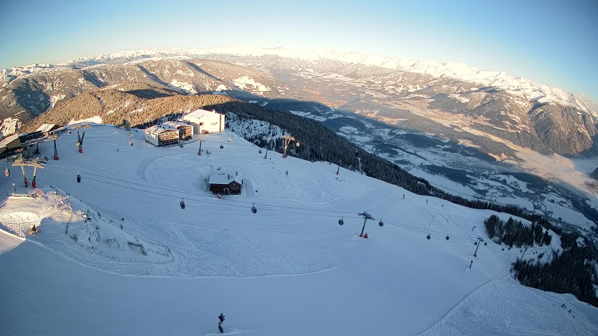 Cima estación de esquí Kronplatz | vista hacia Brunico