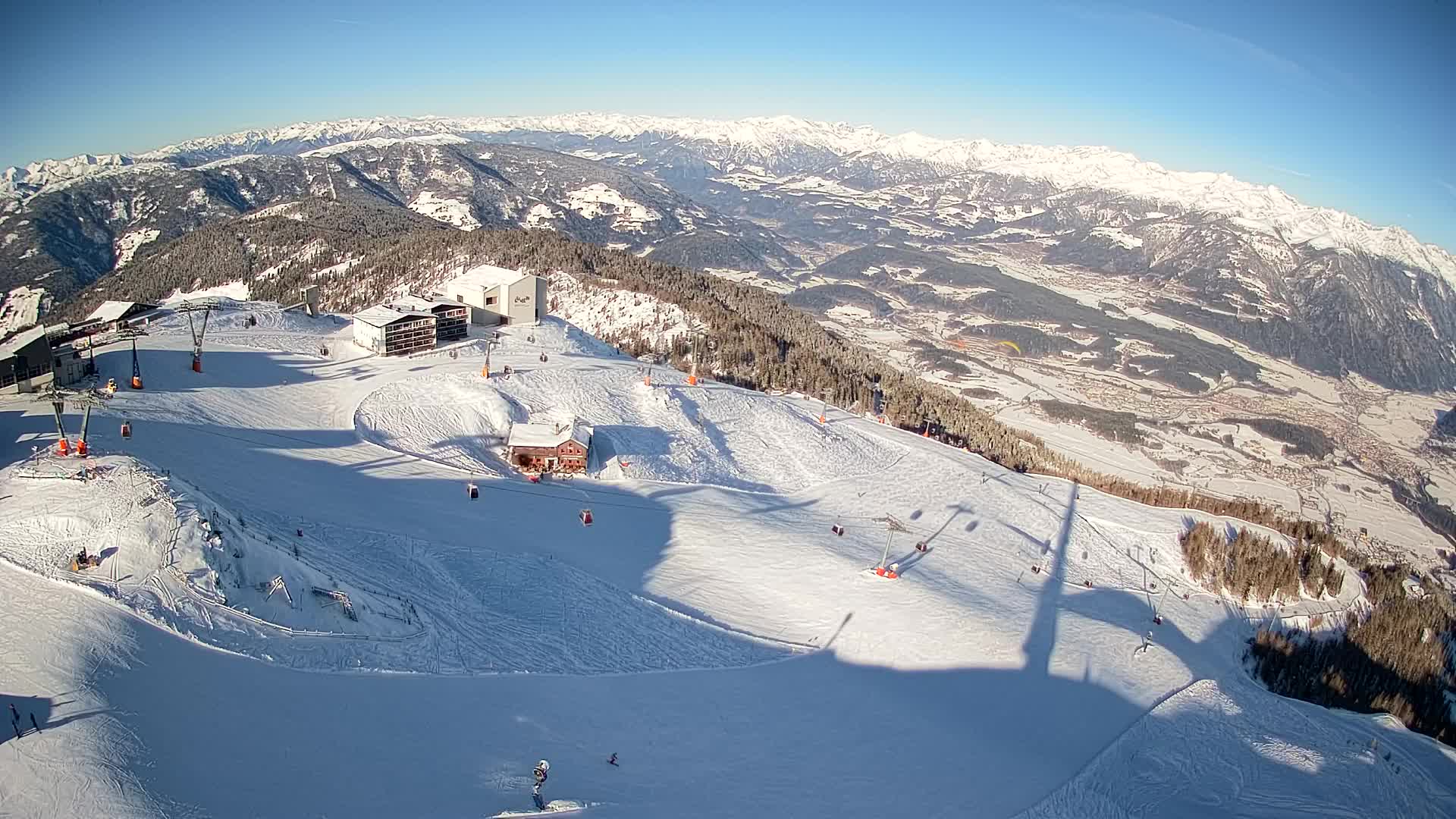 Cima estación de esquí Kronplatz | vista hacia Brunico