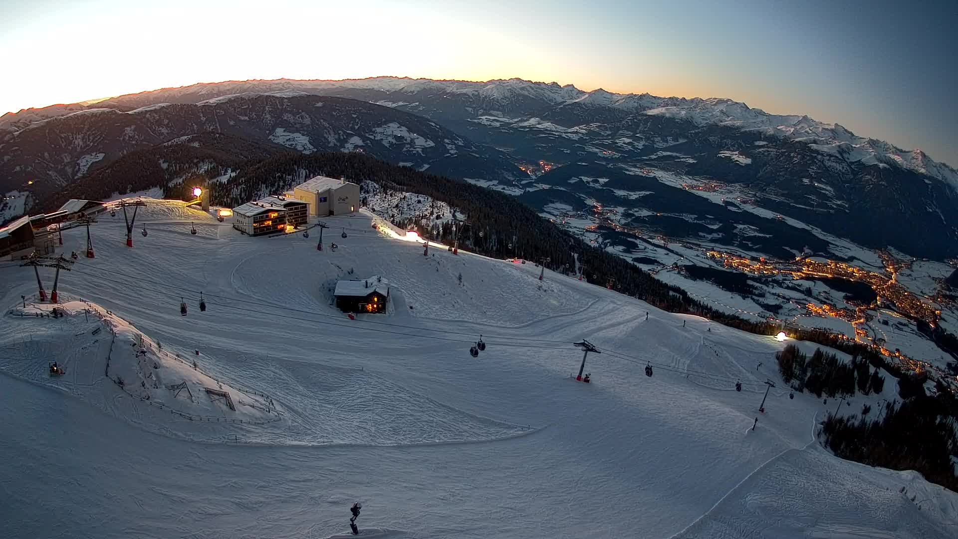 Skigebiet Kronplatz Gipfel | Blick auf Bruneck