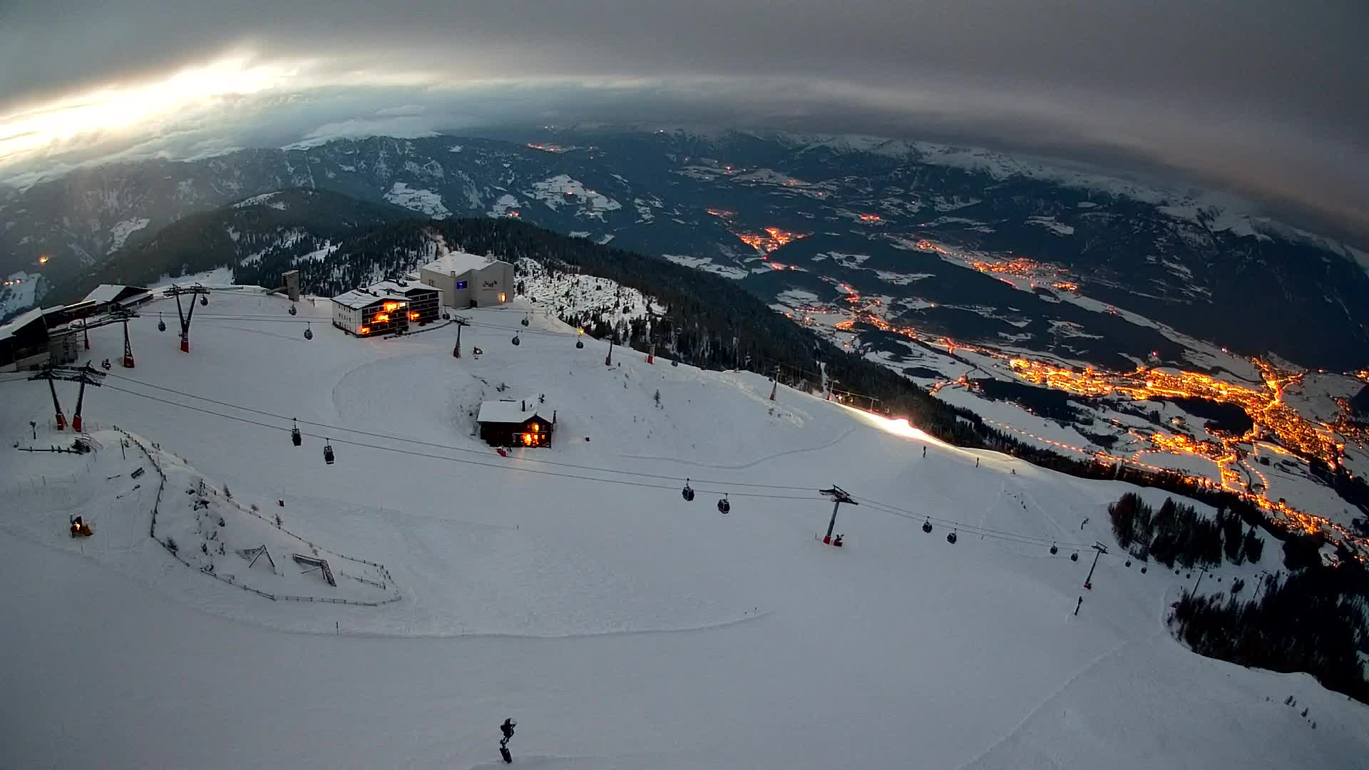 Stazione sciistica di Plan de Corones | vista su Brunico