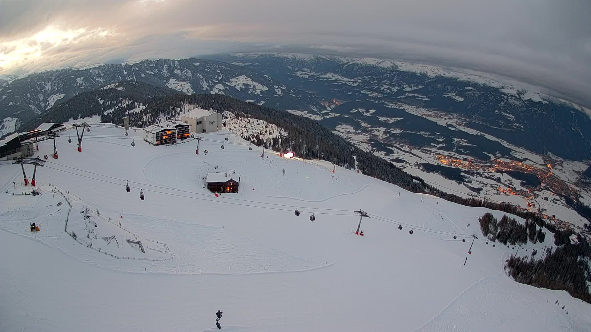 Skigebiet Kronplatz Gipfel | Blick auf Bruneck