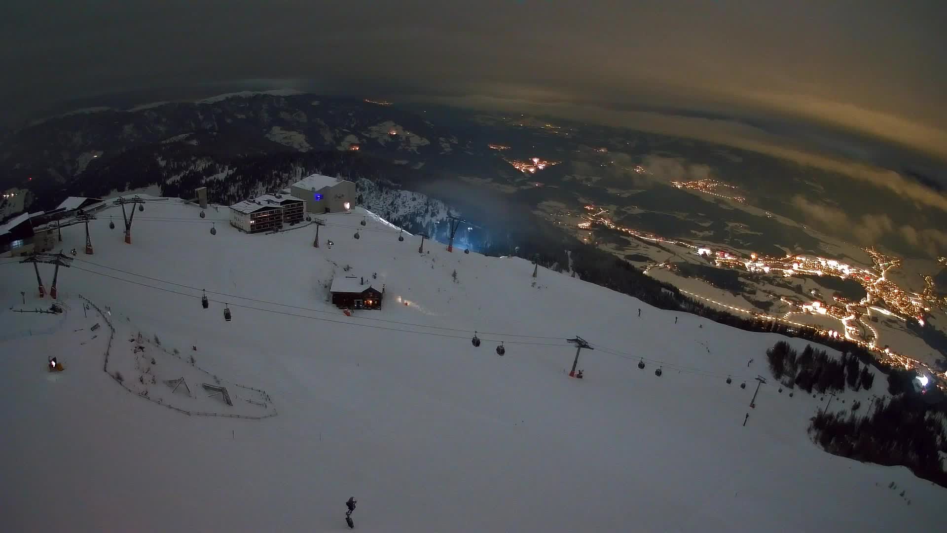 Cima estación de esquí Kronplatz | vista hacia Brunico