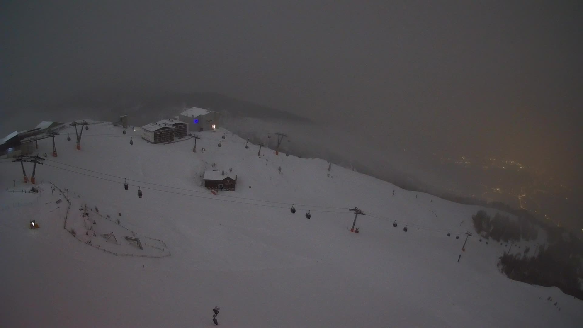 Cima estación de esquí Kronplatz | vista hacia Brunico