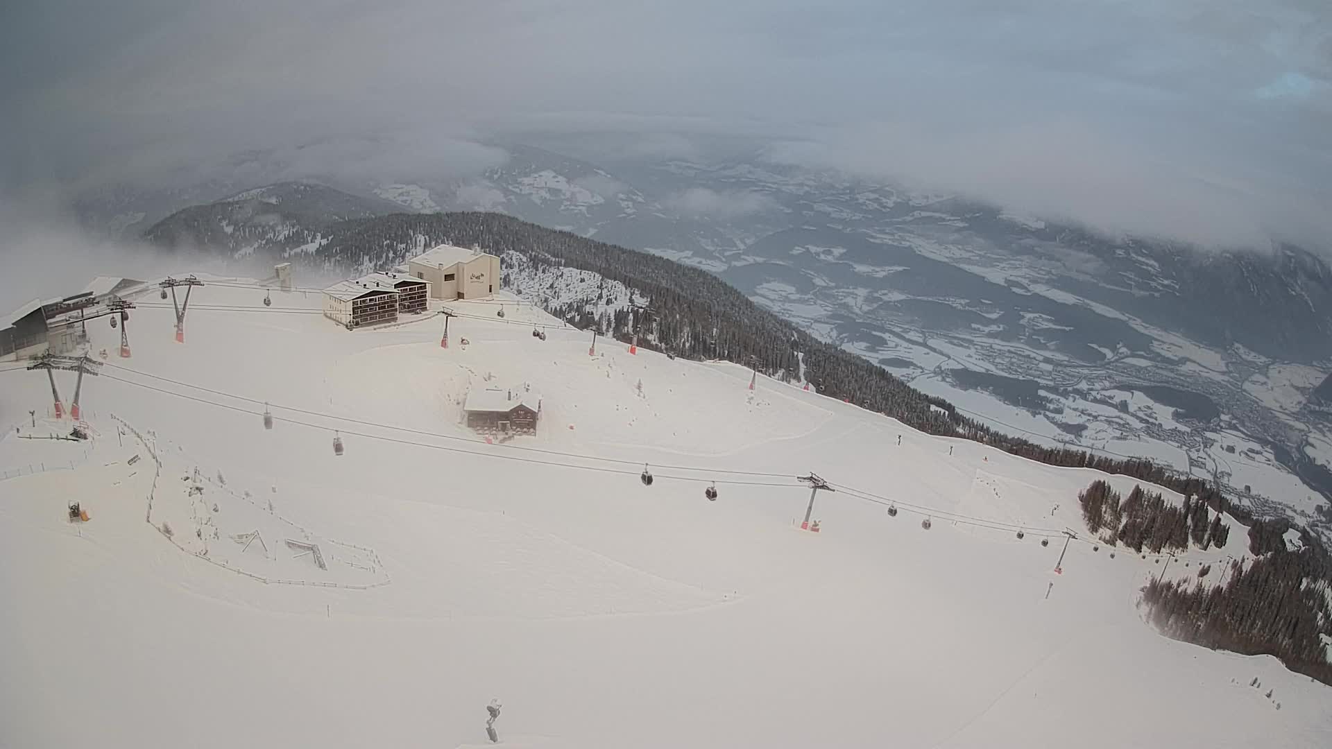 Cima estación de esquí Kronplatz | vista hacia Brunico