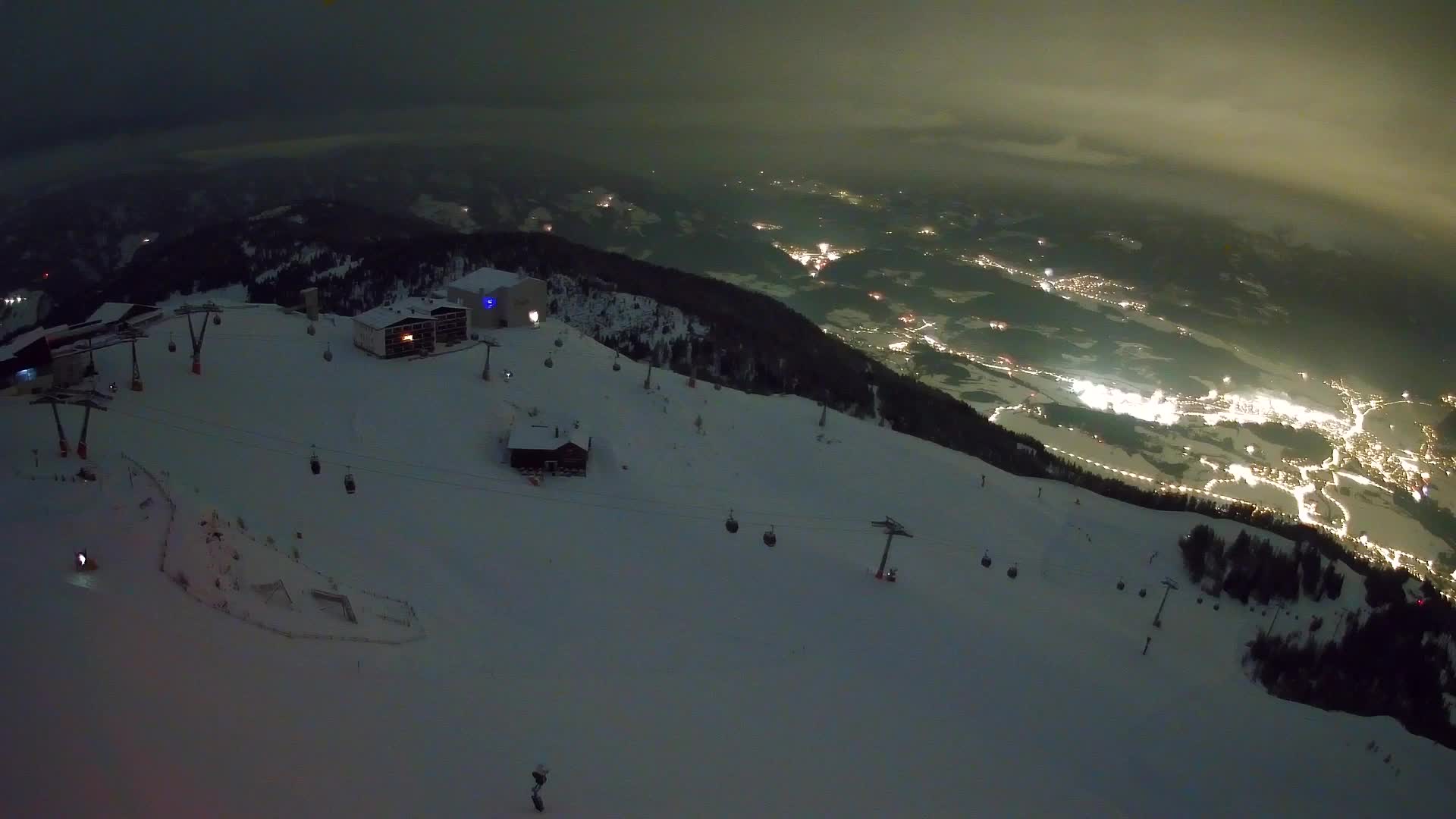 Cima estación de esquí Kronplatz | vista hacia Brunico