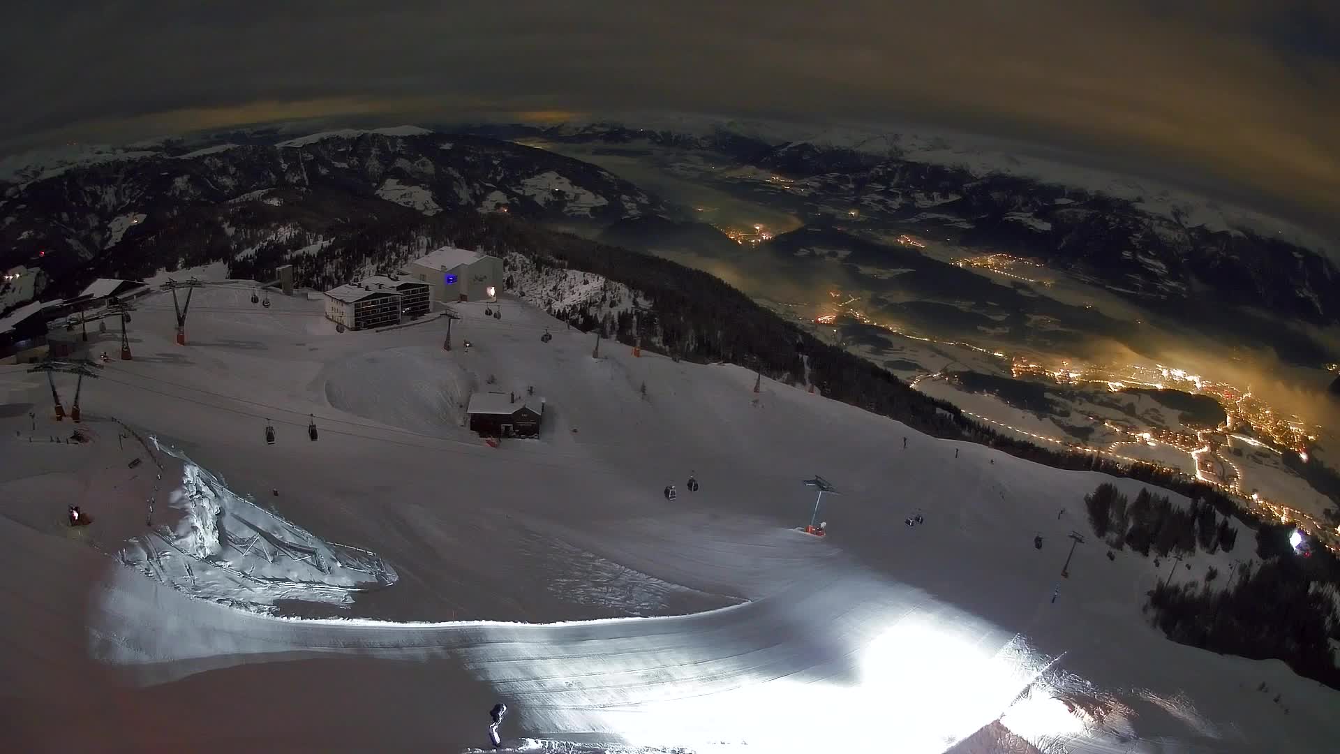 Stazione sciistica di Plan de Corones | vista su Brunico