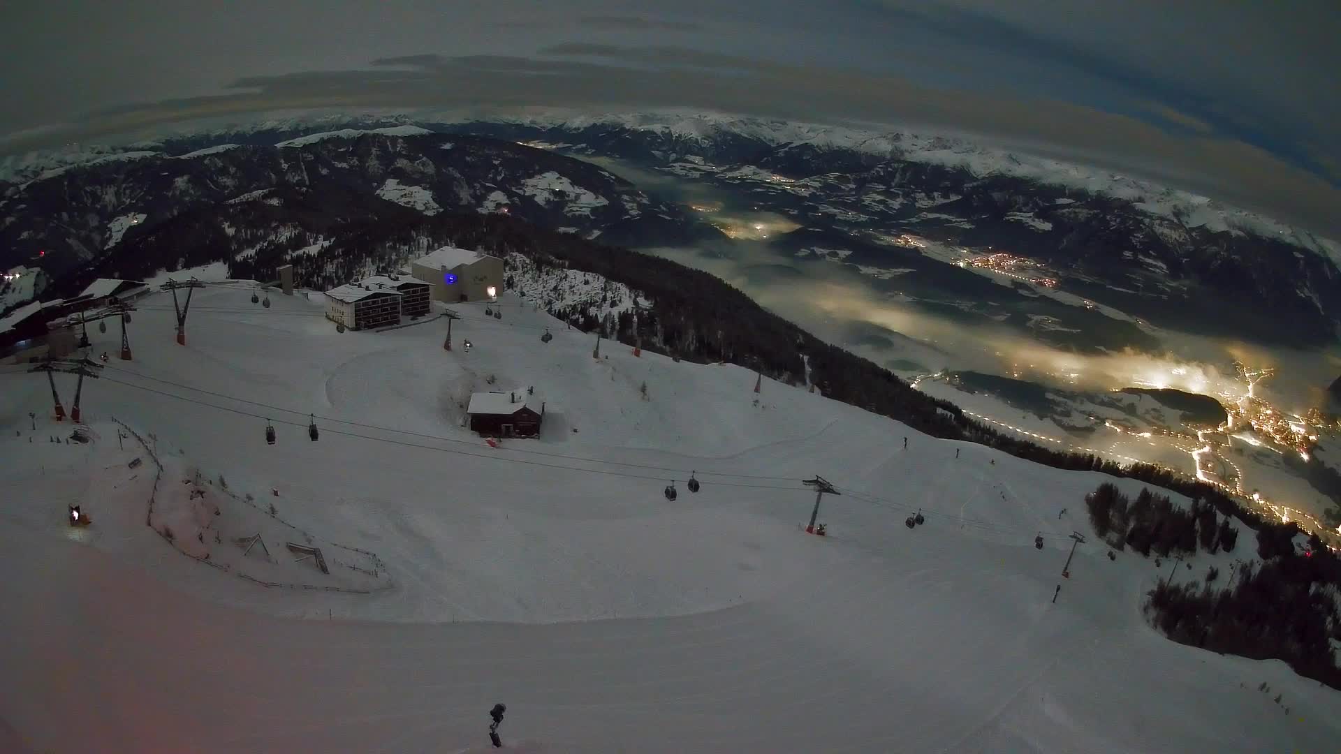 Skigebiet Kronplatz Gipfel | Blick auf Bruneck