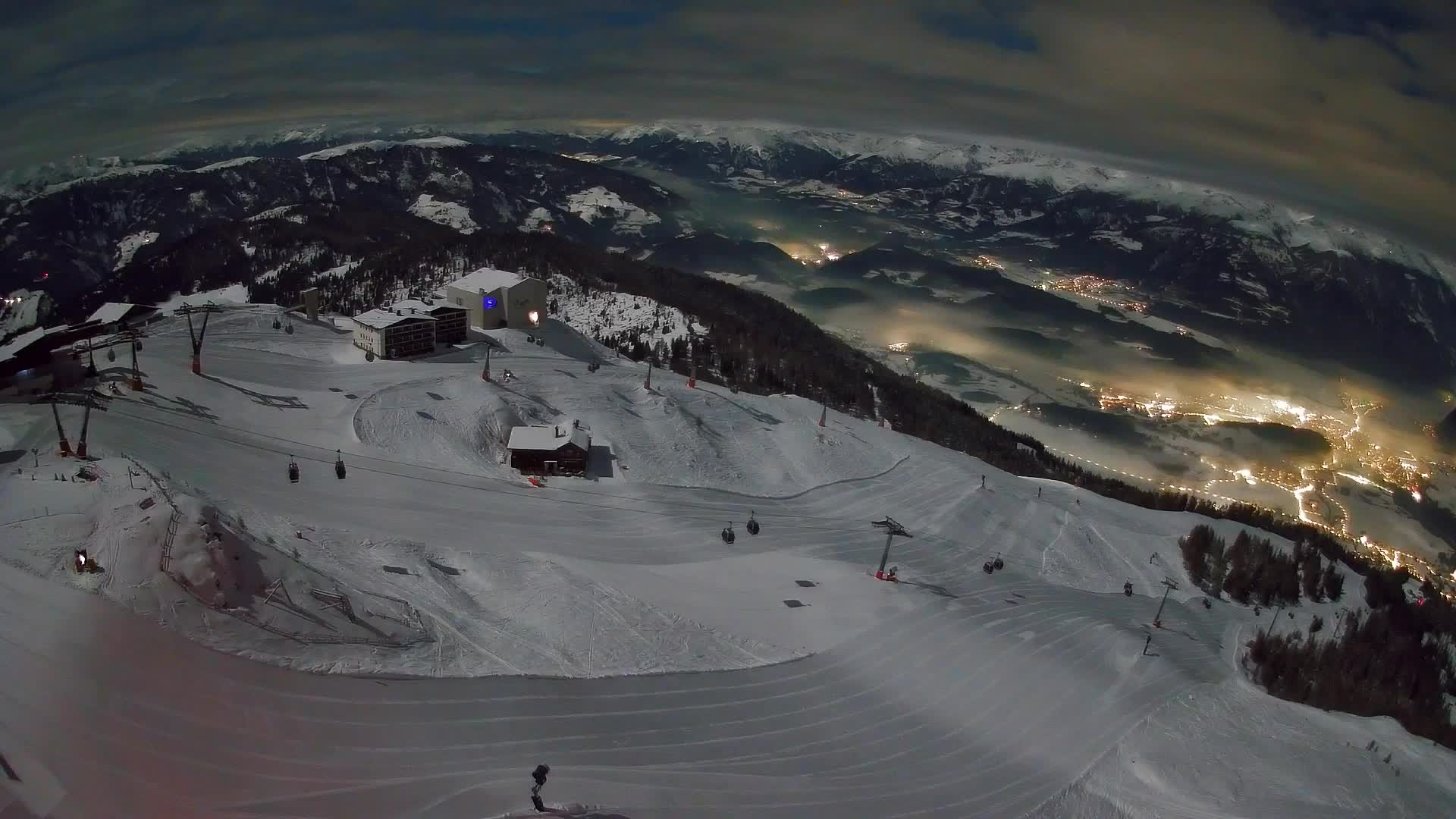 Stazione sciistica di Plan de Corones | vista su Brunico