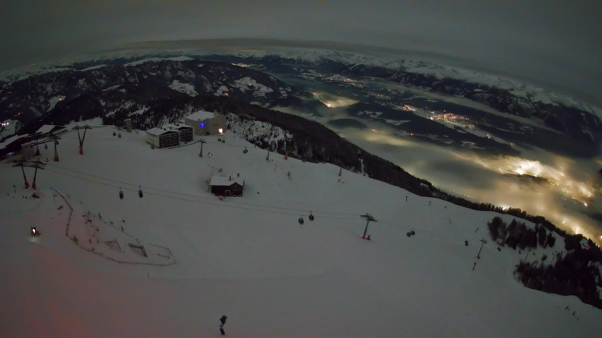 Cima estación de esquí Kronplatz | vista hacia Brunico