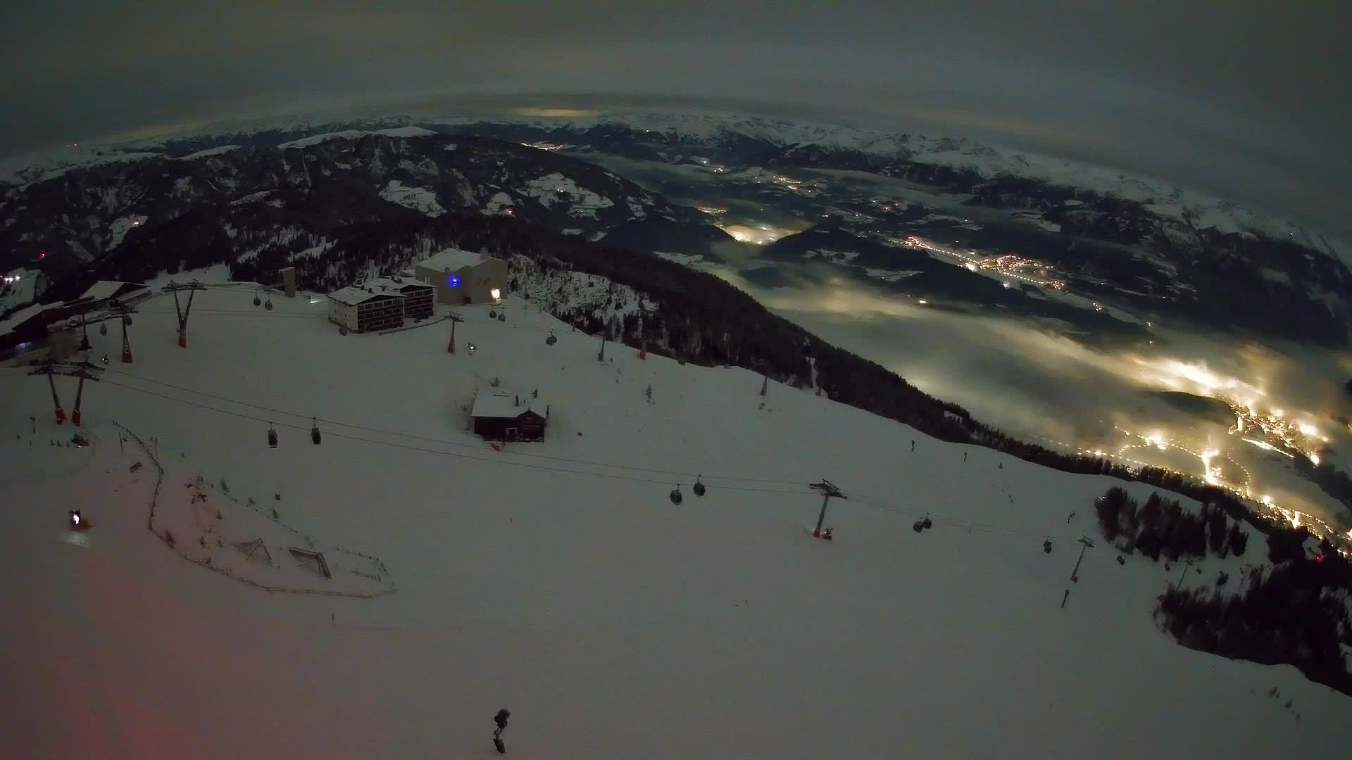 Cima estación de esquí Kronplatz | vista hacia Brunico