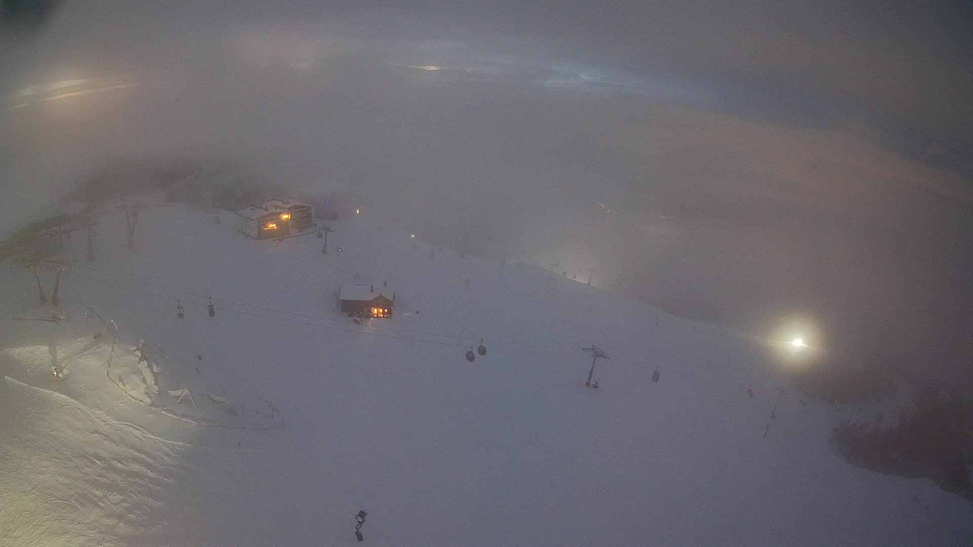 Cima estación de esquí Kronplatz | vista hacia Brunico