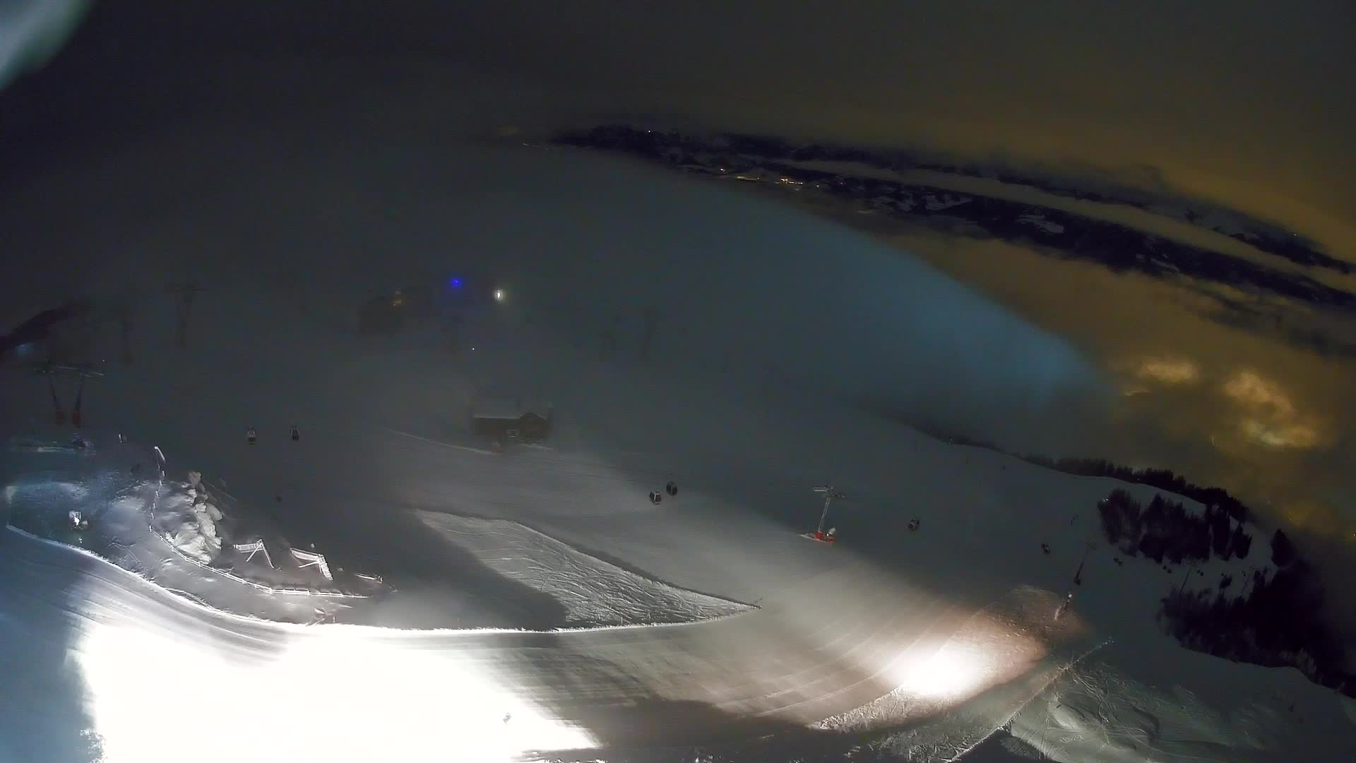 Cima estación de esquí Kronplatz | vista hacia Brunico