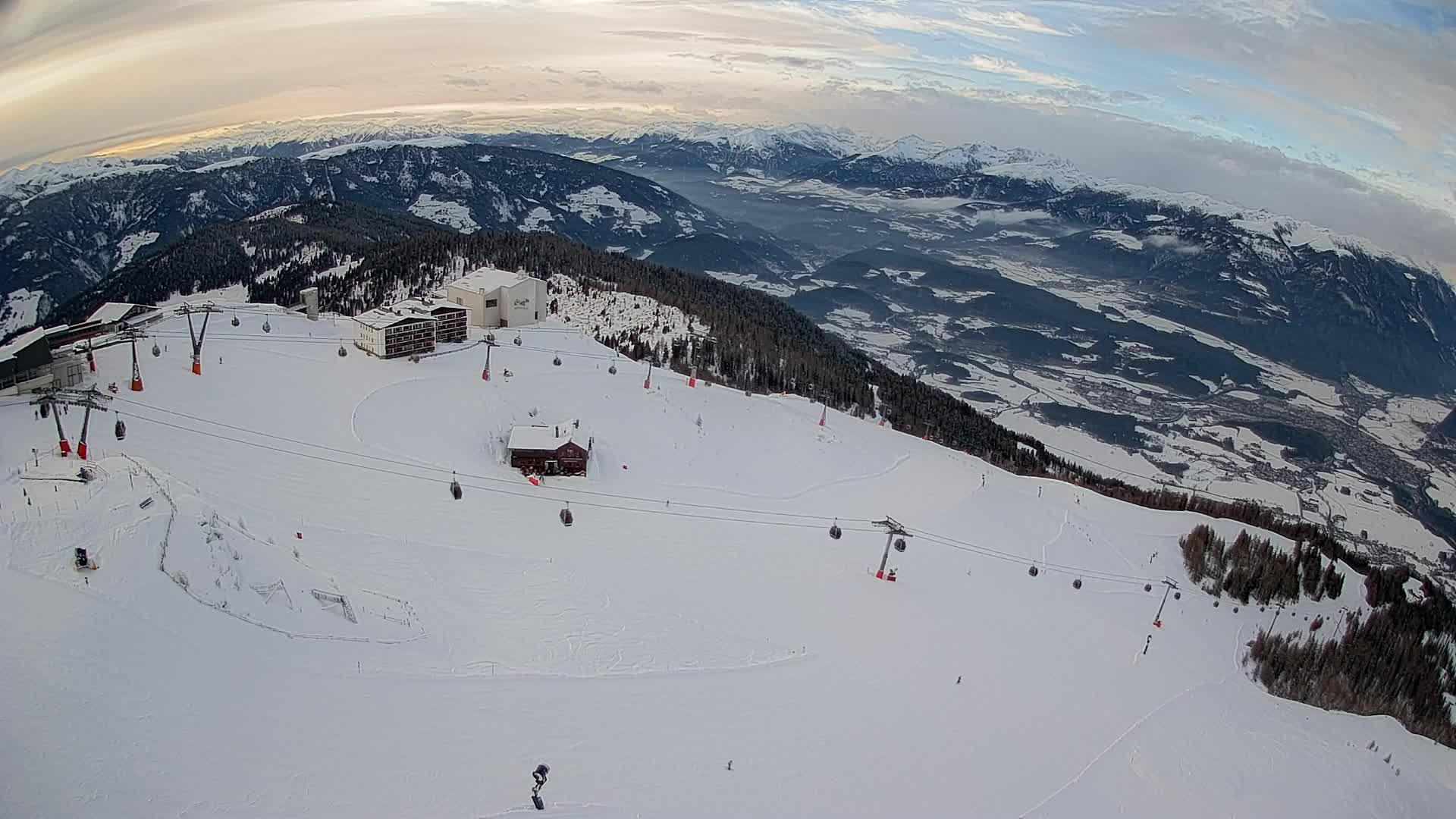 Skigebiet Kronplatz Gipfel | Blick auf Bruneck