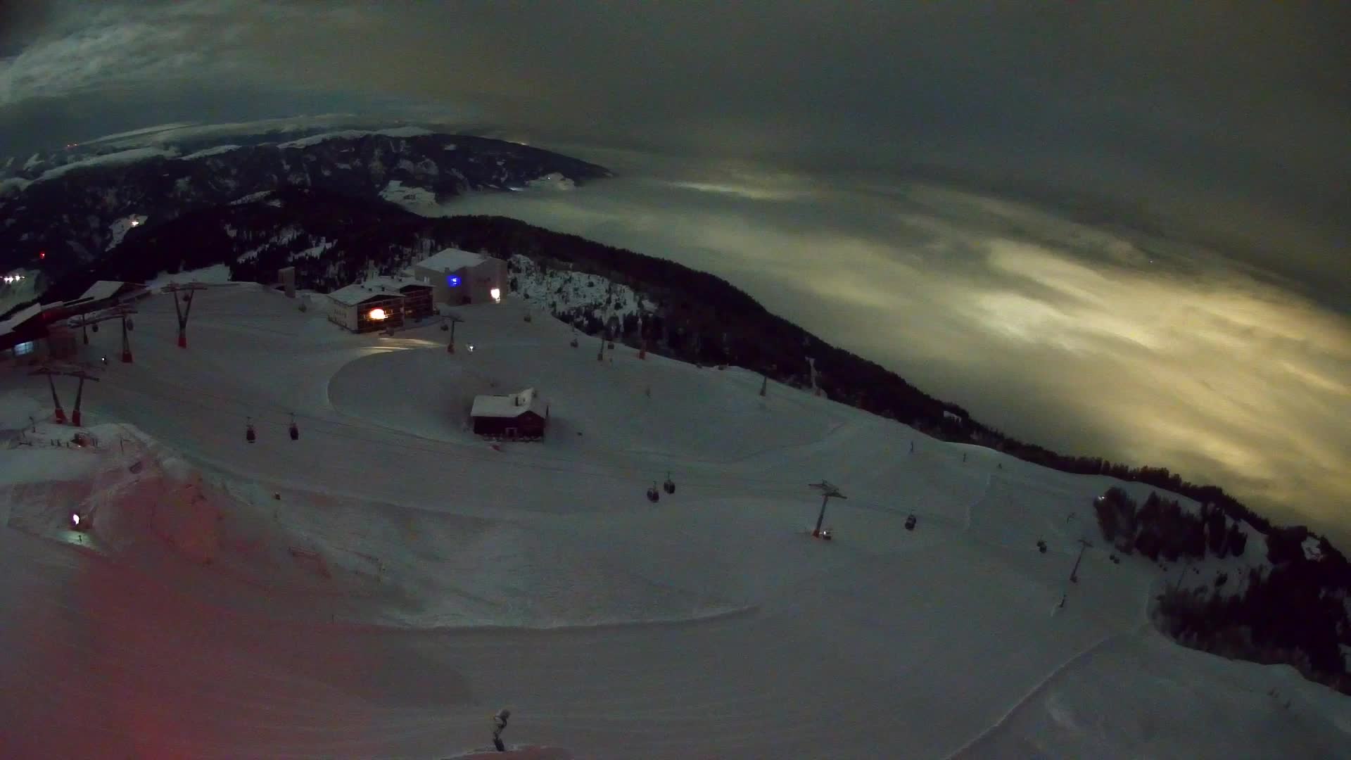 Skigebiet Kronplatz Gipfel | Blick auf Bruneck