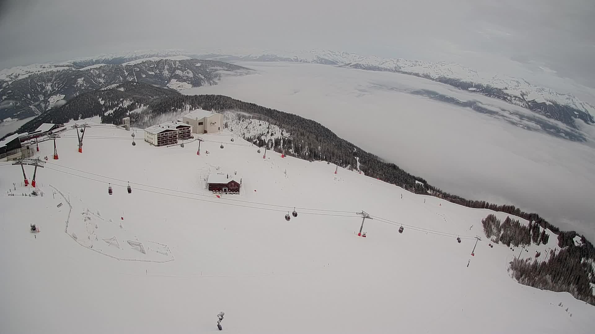 Cima estación de esquí Kronplatz | vista hacia Brunico
