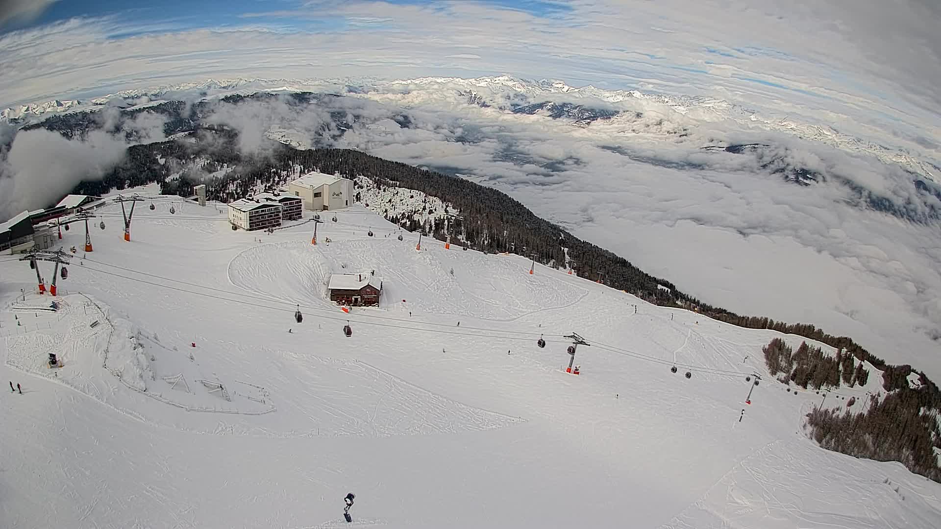 Cima estación de esquí Kronplatz | vista hacia Brunico
