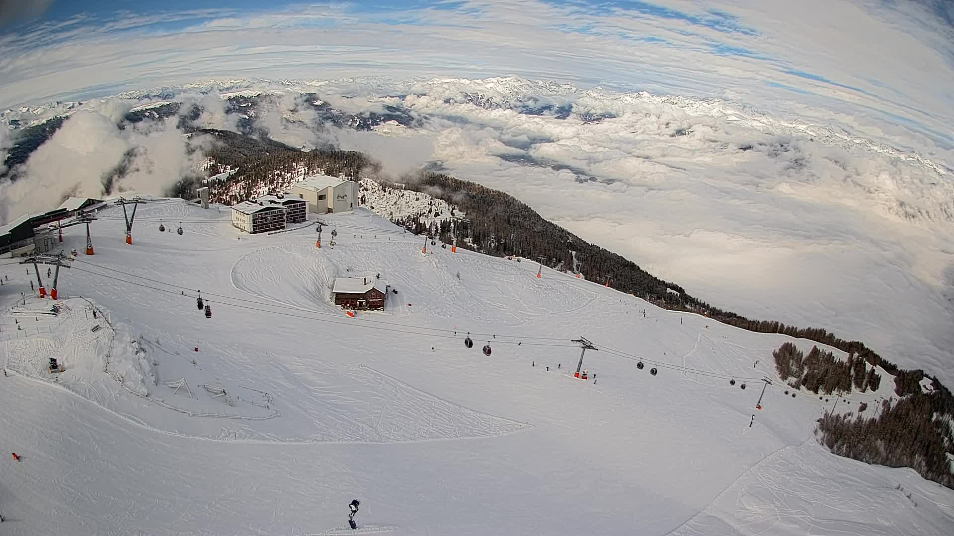 Cima estación de esquí Kronplatz | vista hacia Brunico