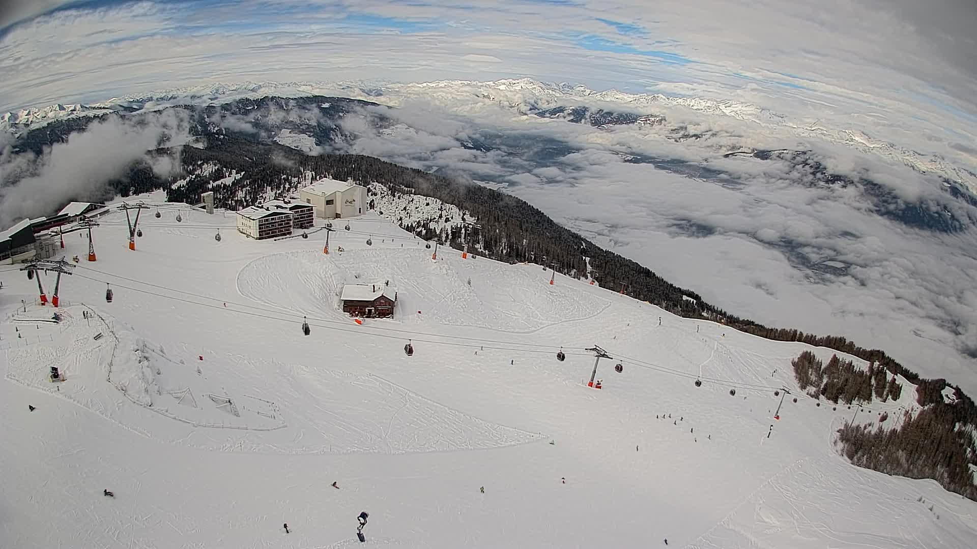 Skigebiet Kronplatz Gipfel | Blick auf Bruneck