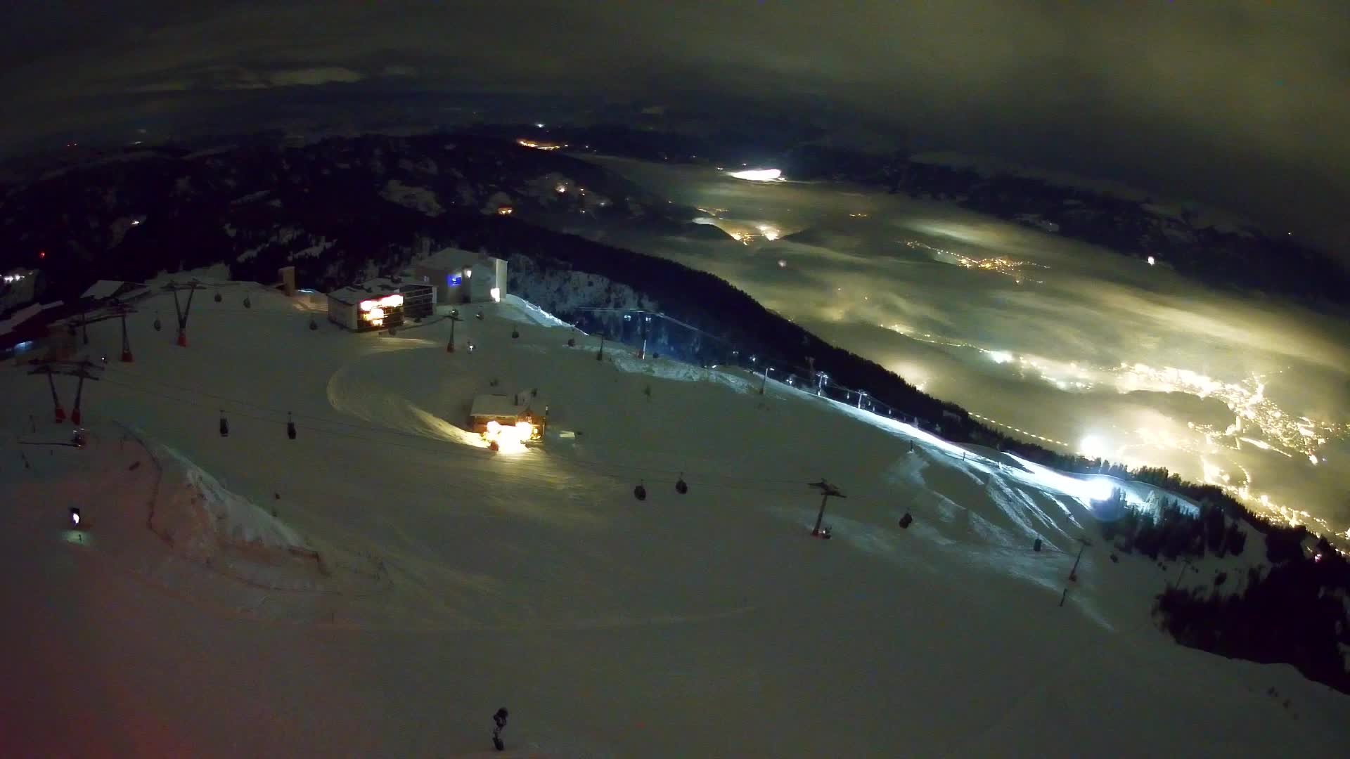 Cima estación de esquí Kronplatz | vista hacia Brunico