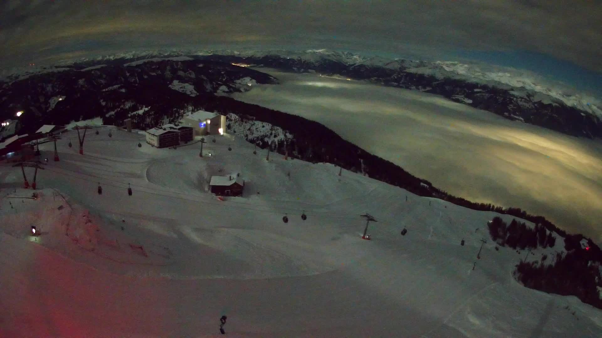 Skigebiet Kronplatz Gipfel | Blick auf Bruneck