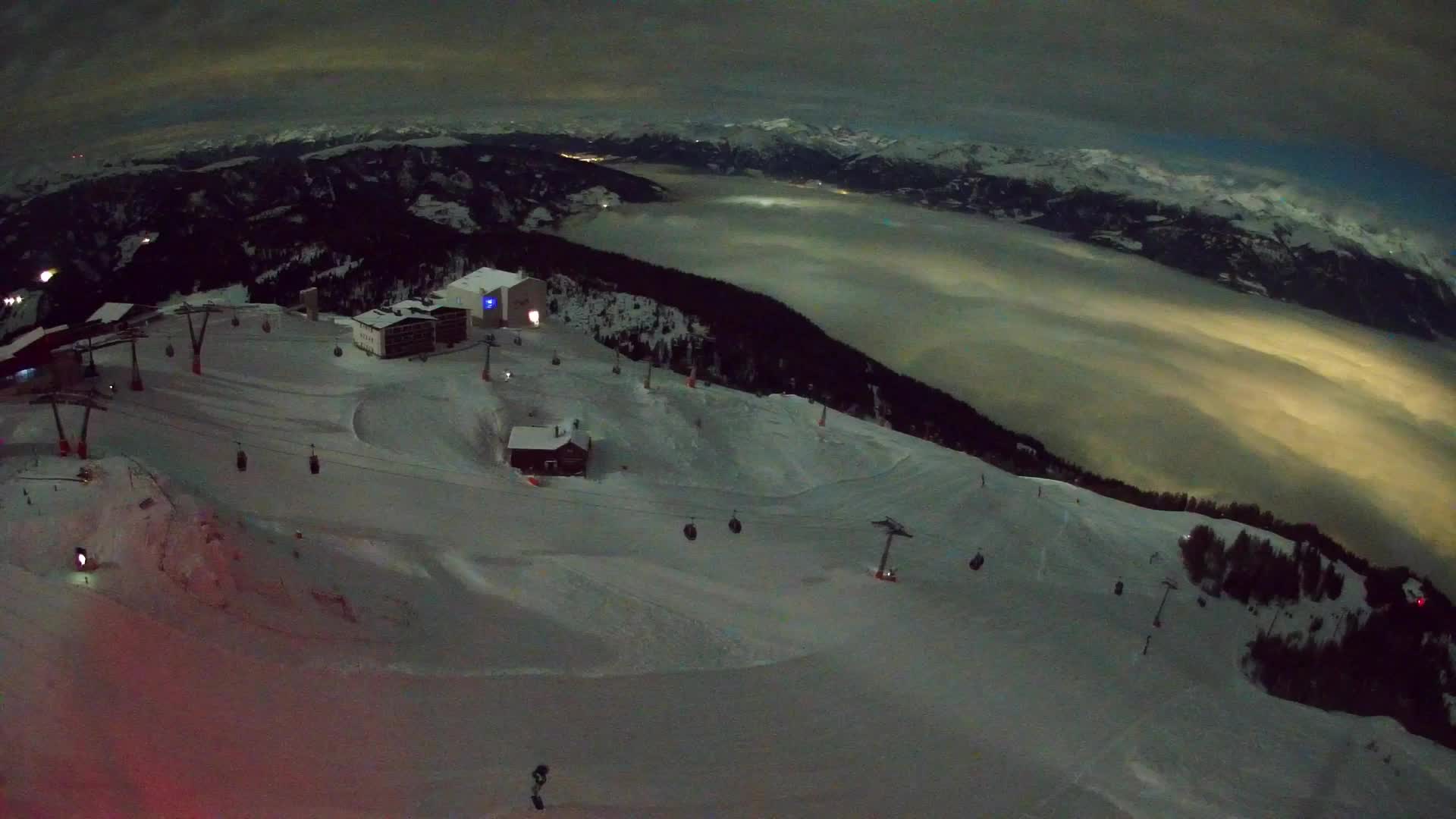 Skigebiet Kronplatz Gipfel | Blick auf Bruneck