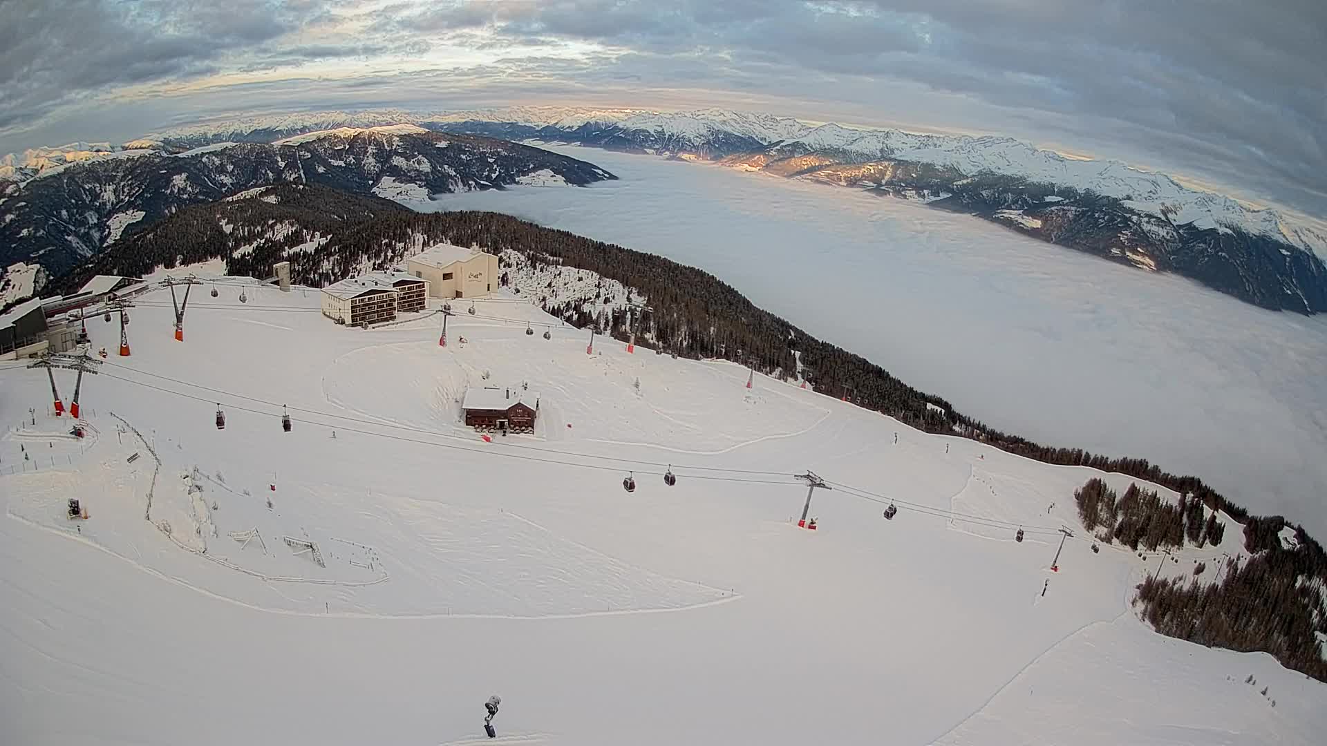 Station de ski Kronplatz sommet | vue sur Brunico