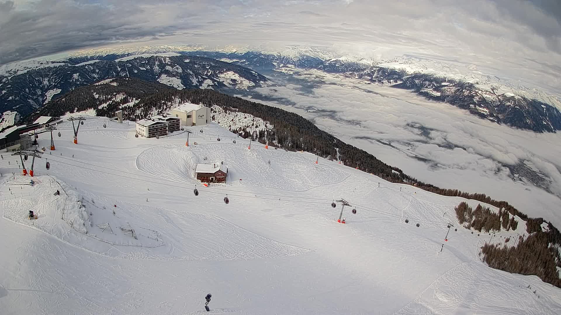Skigebiet Kronplatz Gipfel | Blick auf Bruneck