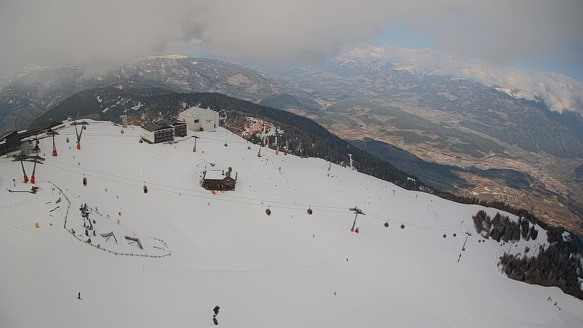 Station de ski Kronplatz sommet | vue sur Brunico