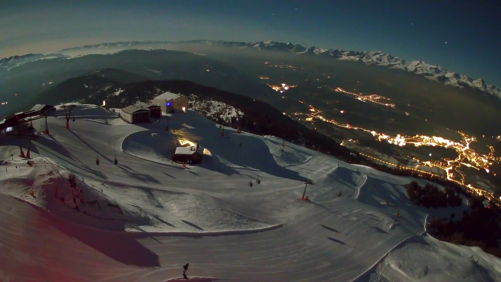 Cima estación de esquí Kronplatz | vista hacia Brunico