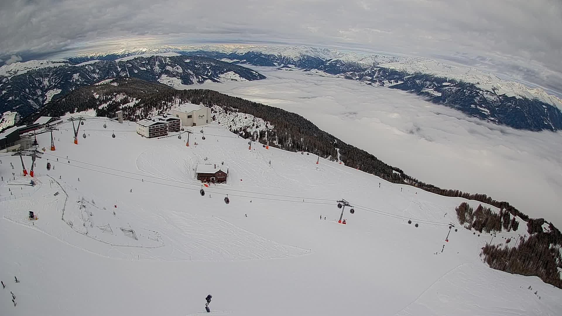 Stazione sciistica di Plan de Corones | vista su Brunico