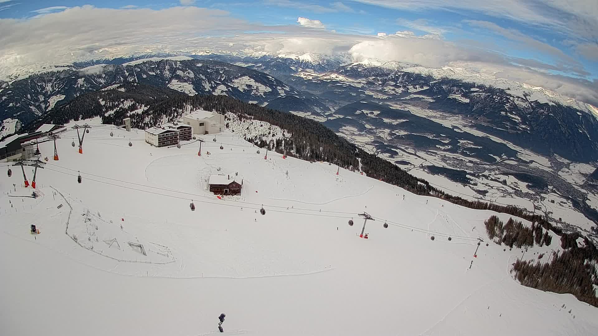 Stazione sciistica di Plan de Corones | vista su Brunico