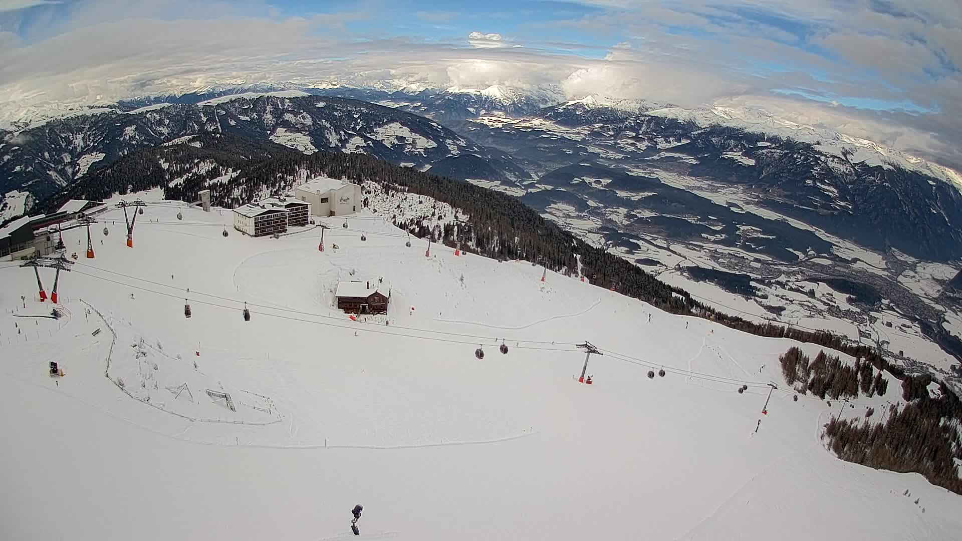 Stazione sciistica di Plan de Corones | vista su Brunico