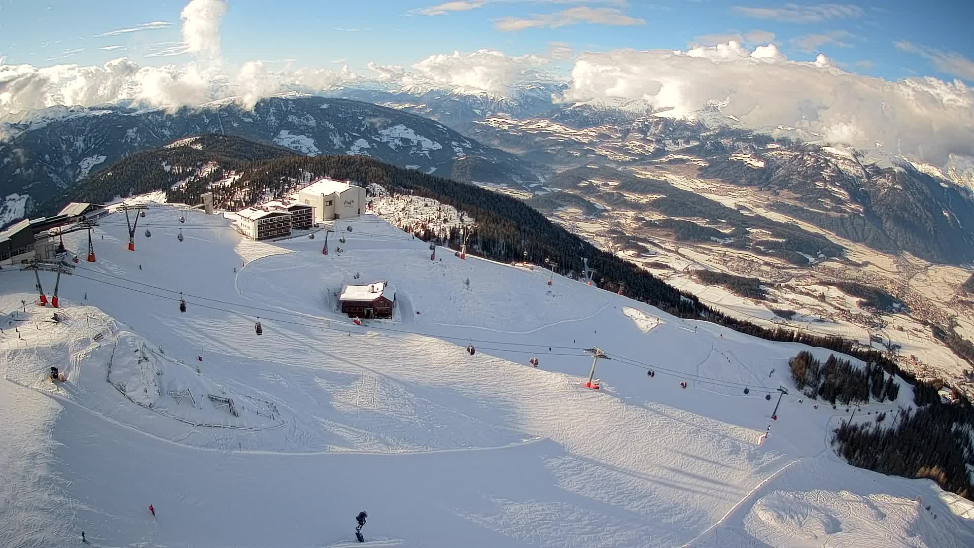 Stazione sciistica di Plan de Corones | vista su Brunico