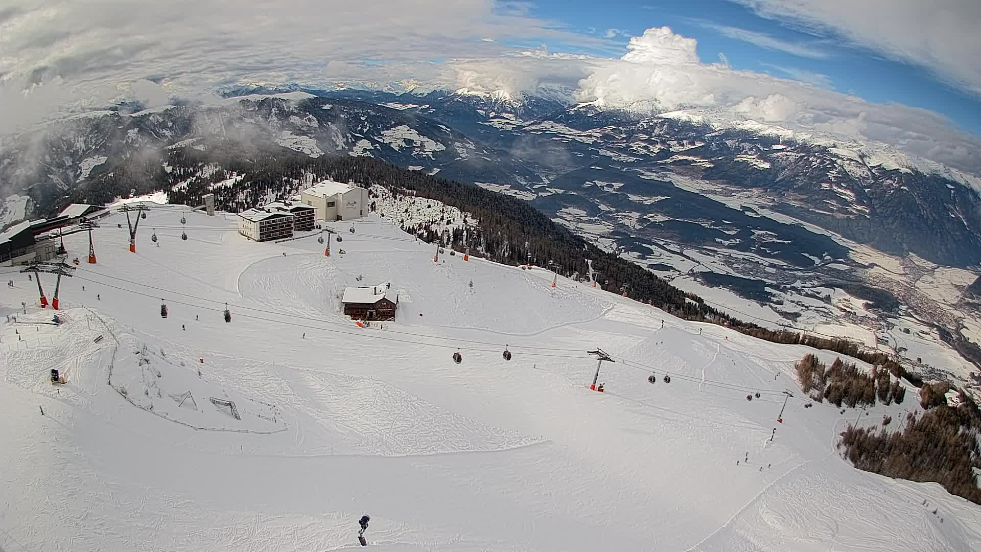 Skigebiet Kronplatz Gipfel | Blick auf Bruneck