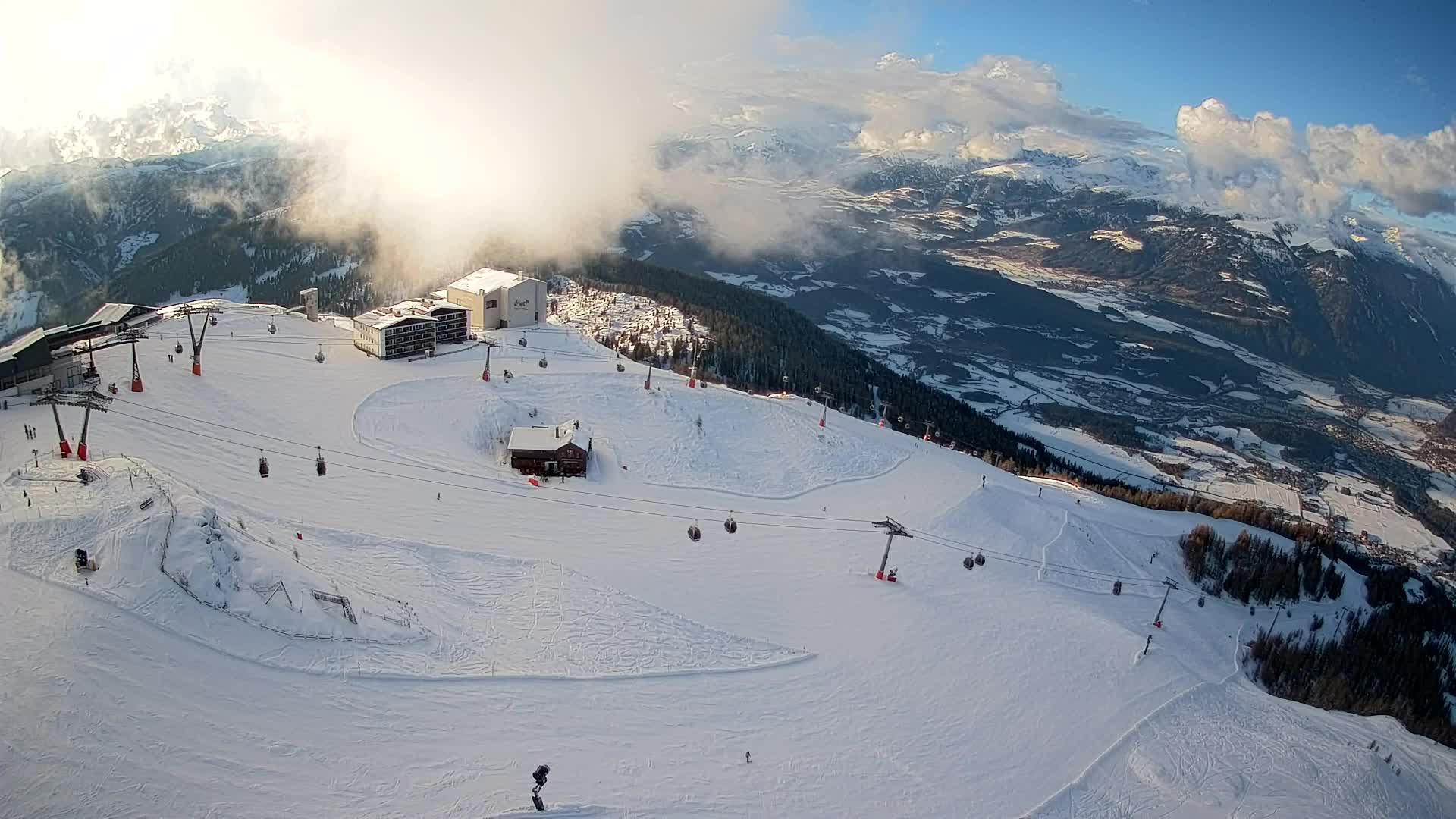 Station de ski Kronplatz sommet | vue sur Brunico