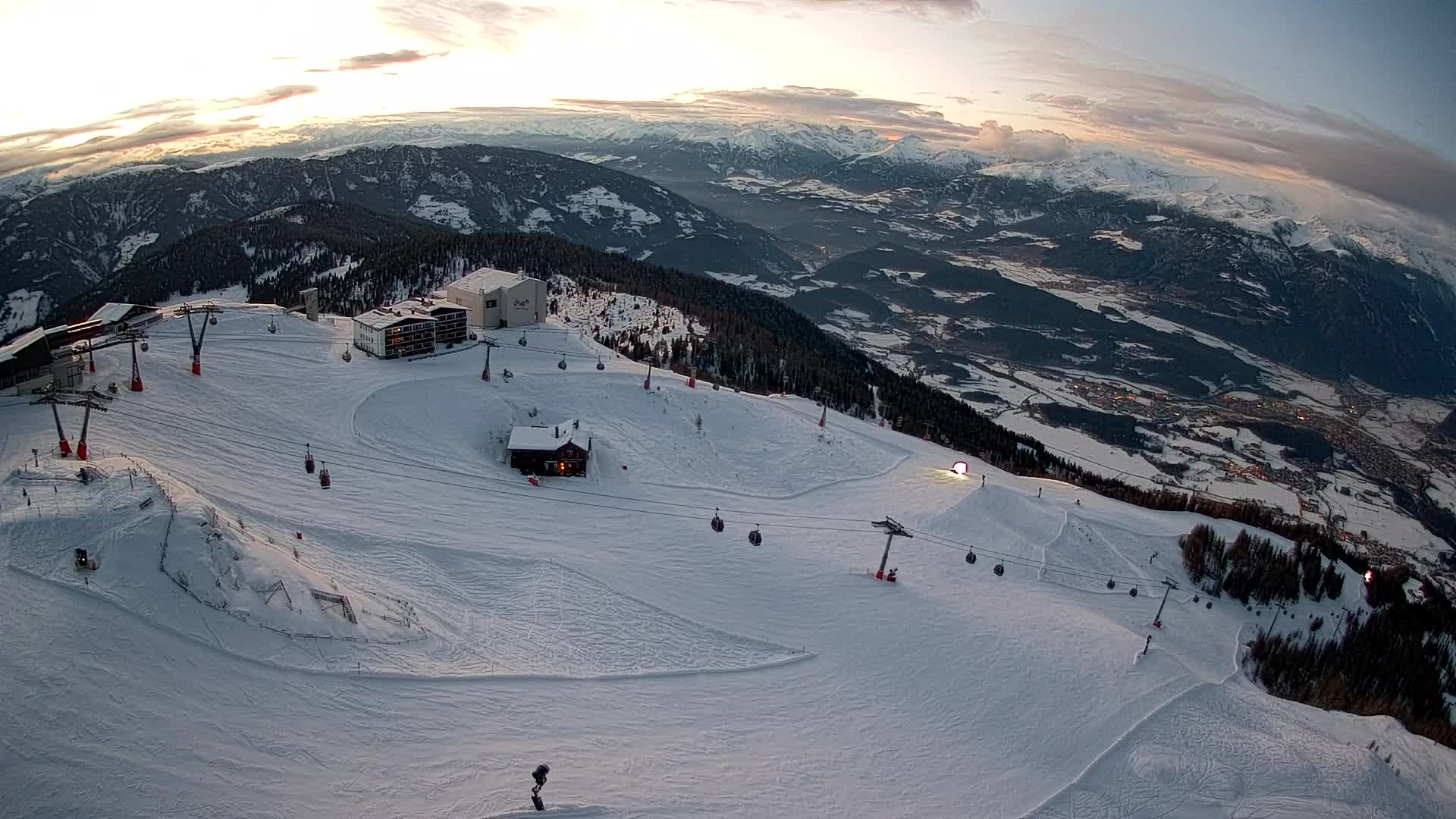 Skigebiet Kronplatz Gipfel | Blick auf Bruneck